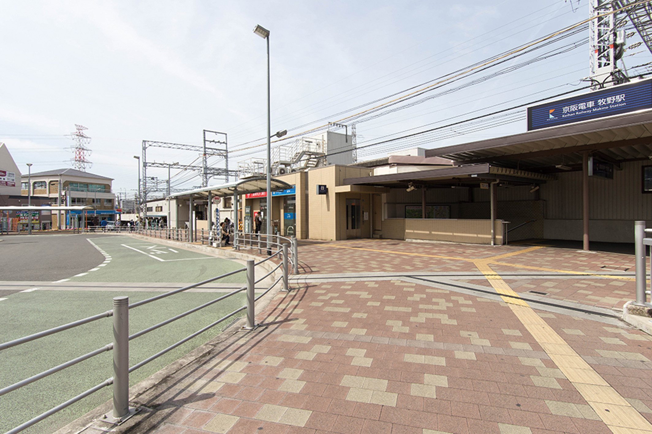 京阪本線「牧野」駅へ徒歩4分、大阪と京都の都心へ快適アクセス。