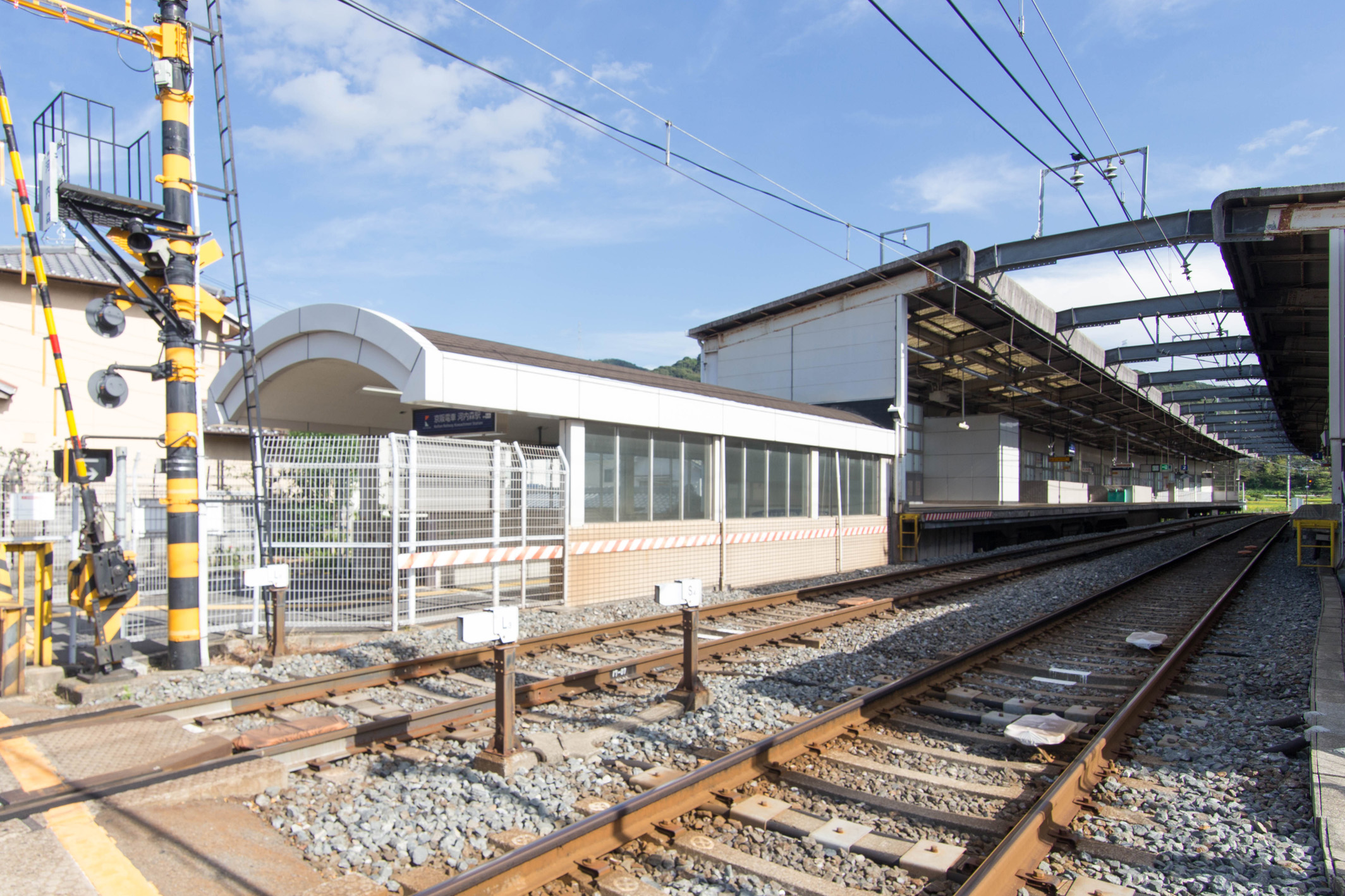 京阪交野線「河内森」駅へ徒歩3分。「祇園四条」駅へ乗車42分。京都市内へのアクセスも良好。※「枚方市」駅で特急に乗り換えの場合。