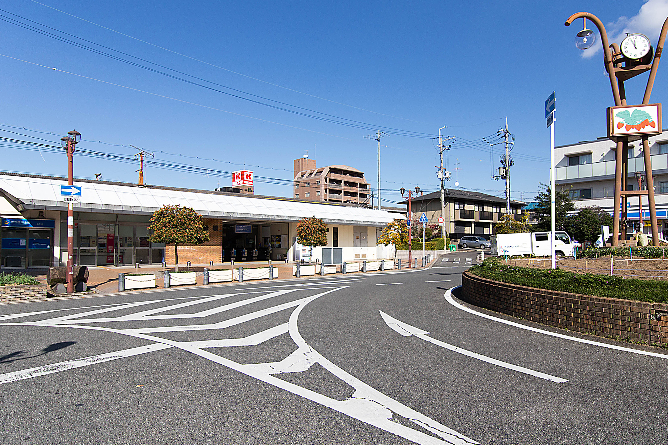 JR学研都市線「河内磐船」駅へ徒歩5分。快速停車駅なので乗り換えなしで「京橋」駅へ乗車25分。※快速を利用の場合。